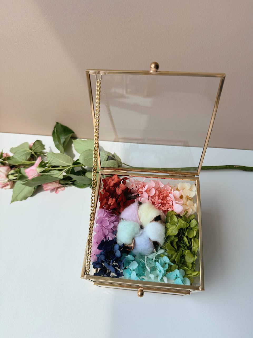 Preserved flower ornament box