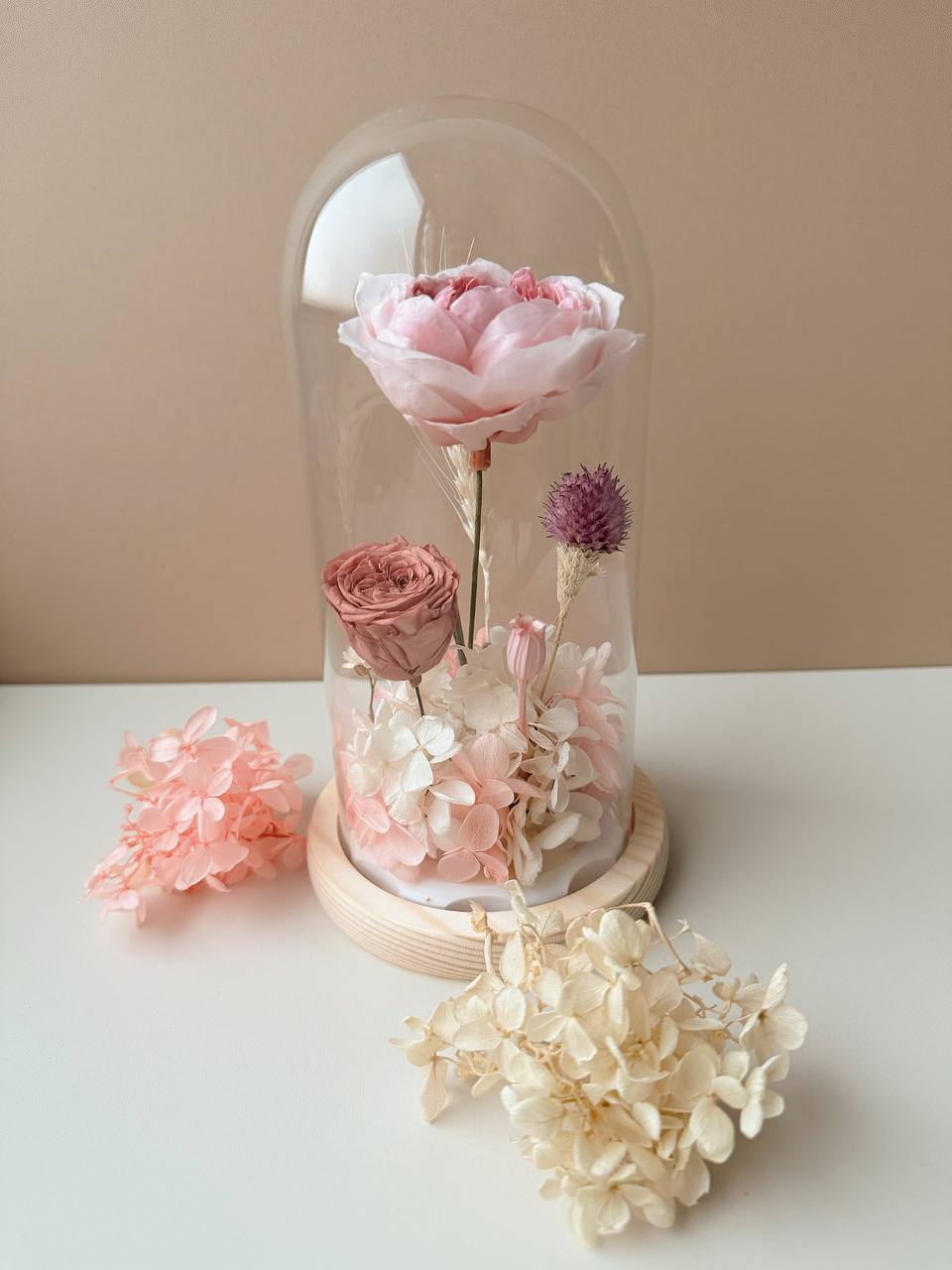 Preserved flower glass cover ornaments