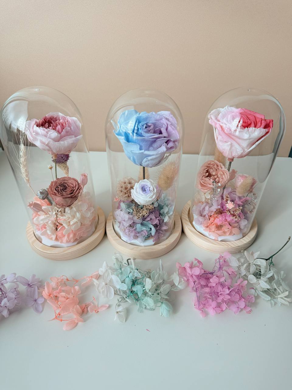 Preserved flower glass cover ornaments